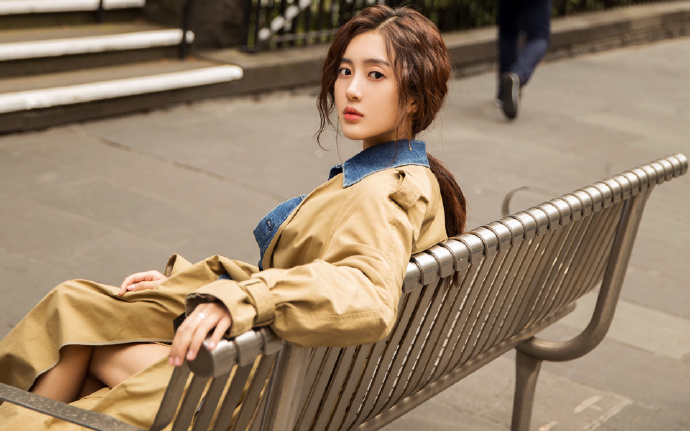 王毅会见塔吉克斯坦外长穆赫里丁